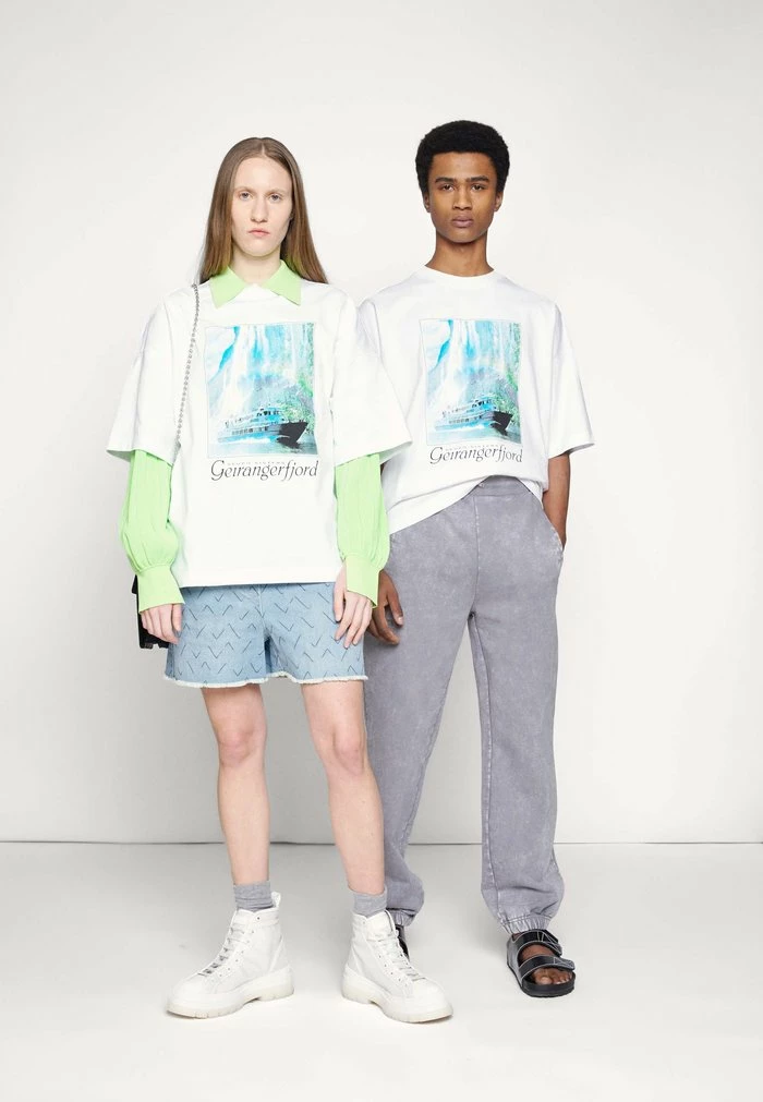 WINGS TOURIST TEE UNISEX - Print T-shirt - white Holzweiler WINGS TOURIST TEE UNISEX - Print T-shirt - White -Holzweiler shop 0129c50fa7574dbd9fa662edf4269cec