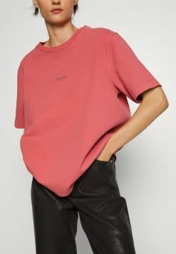 Holzweiler KJERAG OSLO TEE - Basic T-shirt - Coral -Holzweiler shop 04ee8846f71743a8b7b1abfa1b65b0c0