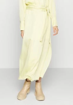 Holzweiler WANDER DRESS - Maxi Dress - Yellow 7 Holzweiler WANDER DRESS - Maxi Dress - Yellow -Holzweiler shop 0a9c1ecc19324e5faf5e4e2015a80587