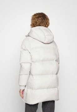 Holzweiler SOL JACKET - Down Coat - Light Grey 4 Holzweiler SOL JACKET - Down Coat - Light Grey -Holzweiler shop 0d9093b989974f219f93d2be1858ff8f