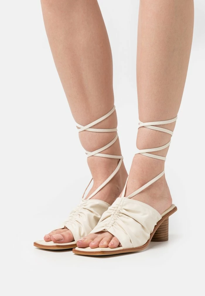 GRO SUMMER - Sandals - ecru Holzweiler GRO SUMMER - Sandals - Ecru -Holzweiler shop 1207402e8c314c0ca8e3a91f3c5a08e3