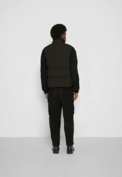 Holzweiler DAFF VEST - Waistcoat - Black -Holzweiler shop 158624823f7242f78b982fb79ba32110