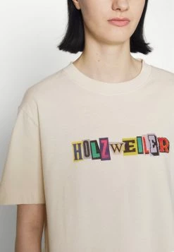 Holzweiler KJERAG TEE - Print T-shirt - Off-white 9 Holzweiler KJERAG TEE - Print T-shirt - Off-white -Holzweiler shop 1ead480248b74a098729b5d6b849a182