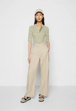 Holzweiler VIDDA TROUSER - Trousers - Sand 6 Holzweiler VIDDA TROUSER - Trousers - Sand -Holzweiler shop 208fb0532acf4935a3df7654322f5969