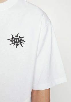 Holzweiler RANGER LOGOS TEE - Print T-shirt - White -Holzweiler shop 2143d719a28149a1b0186763ed4c547d