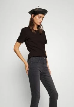 Holzweiler Basic T-shirt - Brown 6 Holzweiler Basic T-shirt - Brown -Holzweiler shop 2232b2434ad240bebeaa35a9d560e40f