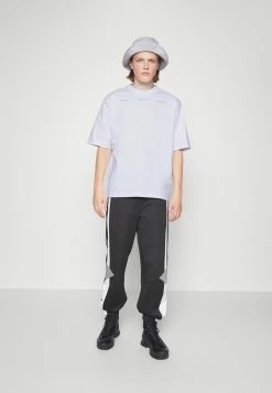 Holzweiler RANGER THERMAL TEE - Print T-shirt - White 3 Holzweiler RANGER THERMAL TEE - Print T-shirt - White -Holzweiler shop 24276e01865d40979fb802cfc7891c44