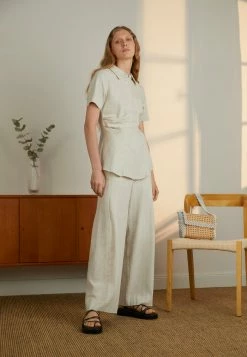 Holzweiler TUVA SHIRT - Button-down Blouse - Sand