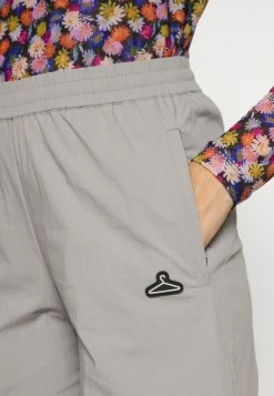 Holzweiler HANGER TRACK PANTS - Tracksuit Bottoms - Grey Mix 7 Holzweiler HANGER TRACK PANTS - Tracksuit Bottoms - Grey Mix -Holzweiler shop 24b055d68632447bb8982f0c84a33d6b