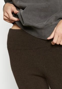 Holzweiler AURA - Leggings - Trousers - Dark Brown -Holzweiler shop 28efa1ad350440c6b459d487b06782e9