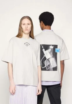 Holzweiler RANGER PATCH TEE UNISEX - Print T-shirt - Light Grey -Holzweiler shop 3a93af5c3f3b4bf3be330d541841da30