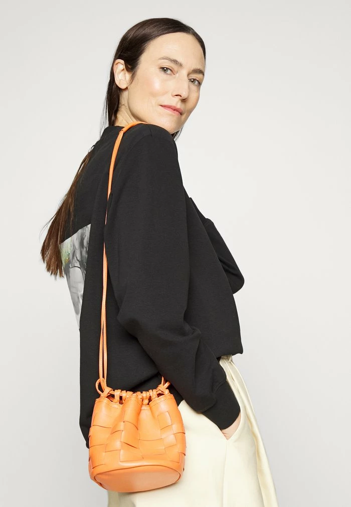 LURING NATIONAL - Long sleeved top - black Holzweiler LURING NATIONAL - Long Sleeved Top - Black -Holzweiler shop 3aa5dddd02fd4085a8f36284d1b92172