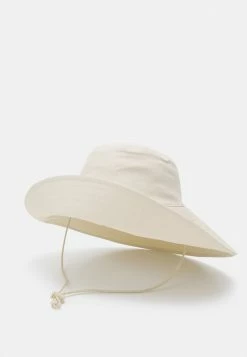Holzweiler RAJAH RAIN BUCKET HAT - Hat - Ecru -Holzweiler shop 3b4ef9ca256241e2953abb19128efe98