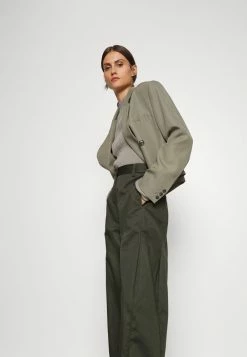 Holzweiler VIDDA TROUSERS - Trousers - Dark Green 6 Holzweiler VIDDA TROUSERS - Trousers - Dark Green -Holzweiler shop 43bec13d2a264447a2afb66c5143cd3b
