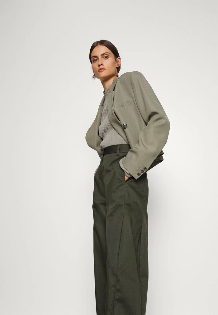 VIDDA TROUSERS - Trousers - dark green Holzweiler VIDDA TROUSERS - Trousers - Dark Green -Holzweiler shop 43bec13d2a264447a2afb66c5143cd3b