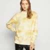 Holzweiler LURING DYE - Long Sleeved Top - Yellow