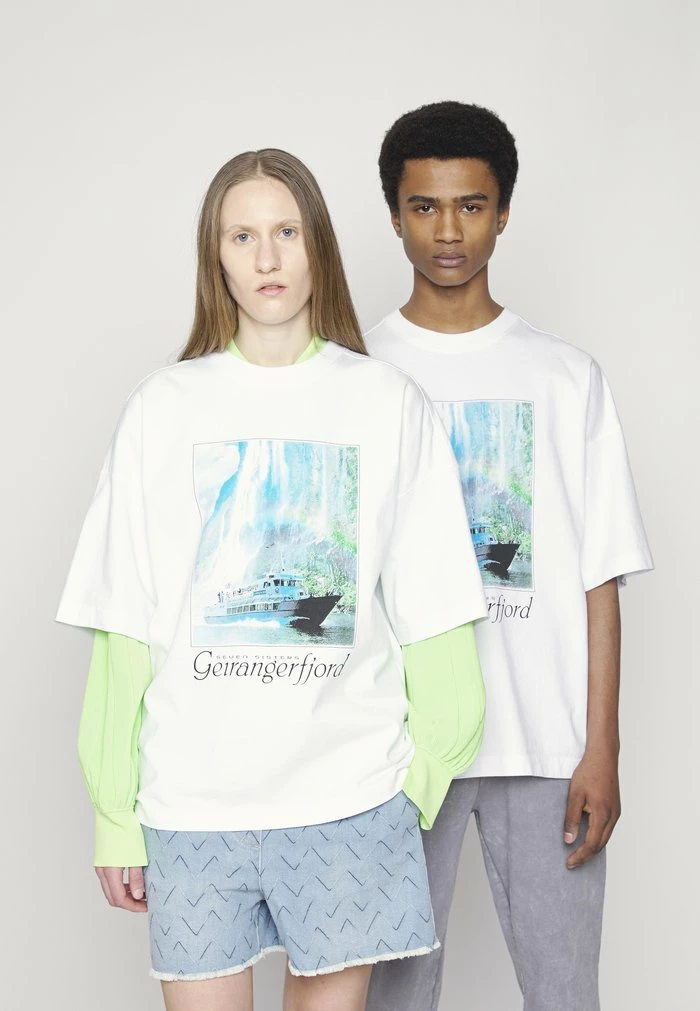 WINGS TOURIST TEE UNISEX - Print T-shirt - white Holzweiler WINGS TOURIST TEE UNISEX - Print T-shirt - White -Holzweiler shop 44f229d3e66f434aa28dad599065ba54