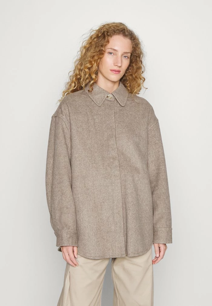 DAIS OVERSHIRT - Bomber Jacket - taupe Holzweiler DAIS OVERSHIRT - Bomber Jacket - Taupe -Holzweiler shop 46826328ca2c44f1b8be5c288b092800