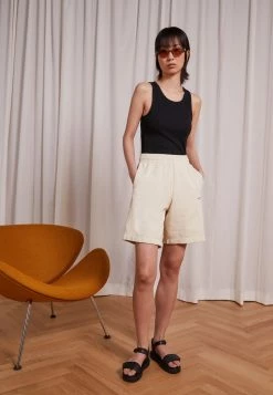 Holzweiler OSLO - Shorts - Ecru