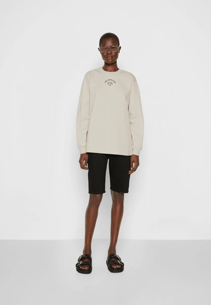 LURING PATCH - Long sleeved top - grey Holzweiler LURING PATCH - Long Sleeved Top - Grey -Holzweiler shop 4a5c4f4f971f40b1818df883c0889d98