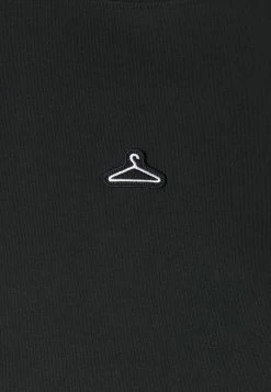 Holzweiler HANGER TEE - Basic T-shirt - Black -Holzweiler shop 4aac2ea3c4dc4d469868901593e3d0b5
