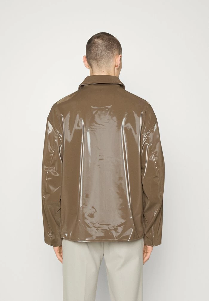 HUG JACKET - Faux leather jacket - brown Holzweiler HUG JACKET - Faux Leather Jacket - Brown -Holzweiler shop 4d1ac2248cde4d889debd64e2f9fe2ad