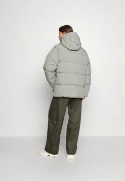 Holzweiler BESSEGGEN JACKET - Down Jacket - Teal -Holzweiler shop 57dd83c51f8642c4b7454f4fbc499f30