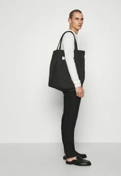 Holzweiler HANGER TOTE BIG UNISEX - Tote Bag - Black