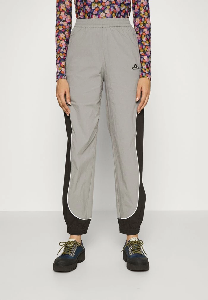 HANGER TRACK PANTS - Tracksuit bottoms - grey mix Holzweiler HANGER TRACK PANTS - Tracksuit Bottoms - Grey Mix -Holzweiler shop 60723eaeff0f4018b61b5bf5f649759f