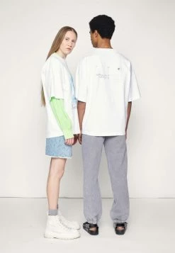 Holzweiler WINGS TOURIST TEE UNISEX - Print T-shirt - White 7 Holzweiler WINGS TOURIST TEE UNISEX - Print T-shirt - White -Holzweiler shop 675ebf1ef97b49e2959bb45acfdd6b5b