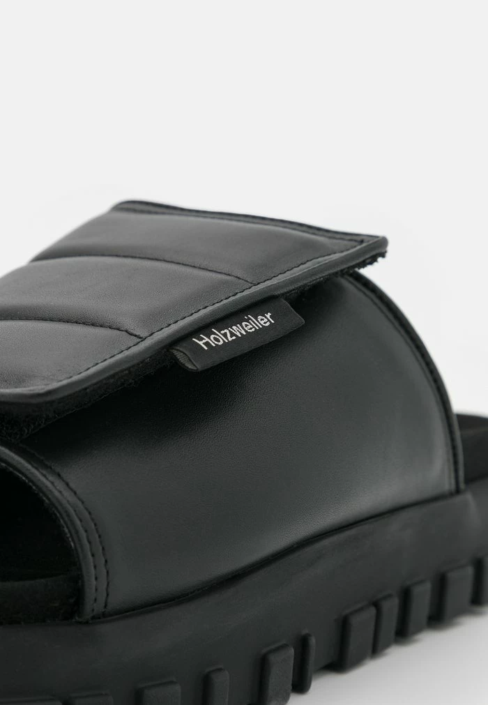 HOLMEN - Mules - black Holzweiler HOLMEN - Mules - Black -Holzweiler shop 6d5a339cf93b4721afe1257484d77d31