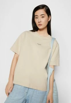 Holzweiler KJERAG OSLO TEE - Basic T-shirt - Ecru -Holzweiler shop 6e29f6f29326475db2375281cdd2937d