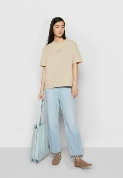 Holzweiler KJERAG OSLO TEE - Basic T-shirt - Ecru -Holzweiler shop 73cf808613fe4726922ef93af7499a86