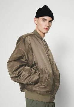 Holzweiler JACKET - Bomber Jacket - Khaki -Holzweiler shop 750fc20b8cae49139d2b5bdb7a35f3a1