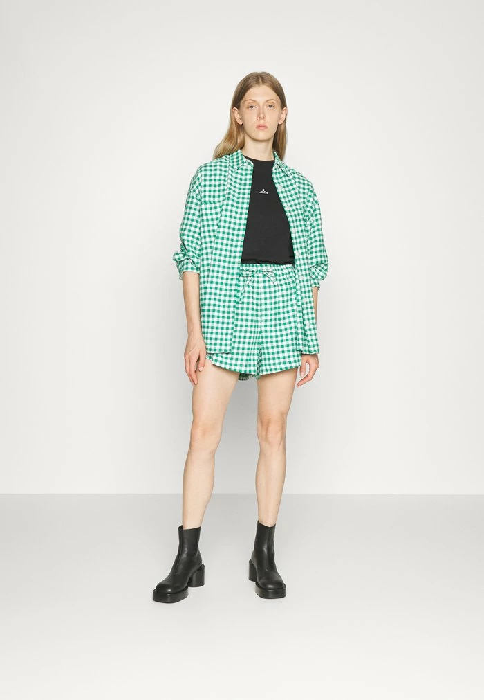 MUSAN - Shorts - green Holzweiler MUSAN - Shorts - Green -Holzweiler shop 795177a51496446f95d27c8dcf47066a