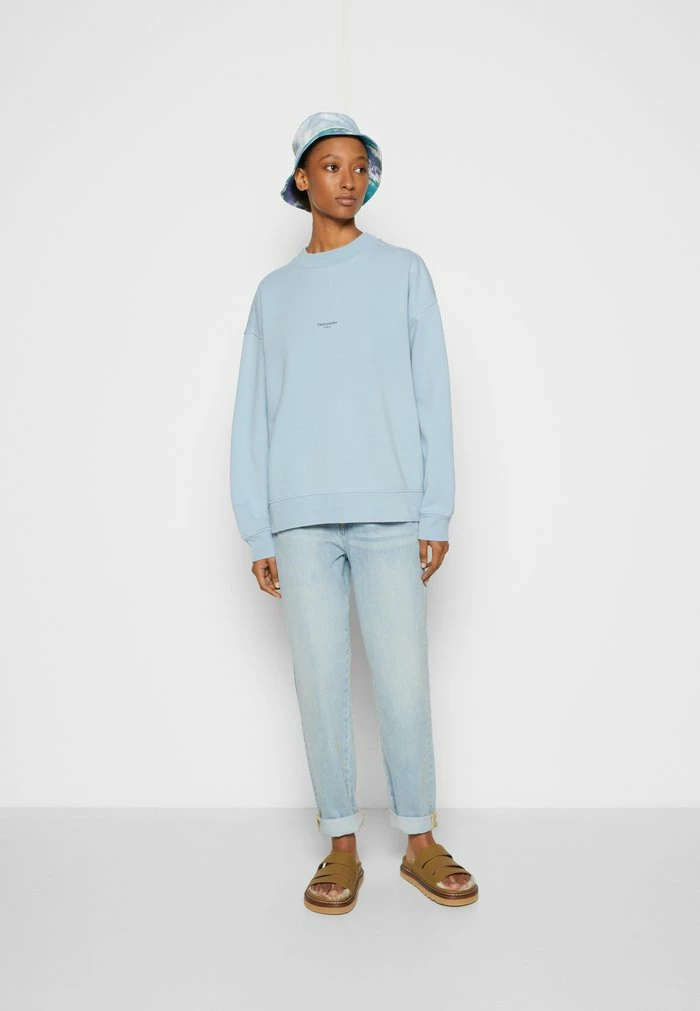 MEZZANINE OSLO CREW - Sweatshirt - light blue Holzweiler MEZZANINE OSLO CREW - Sweatshirt - Light Blue -Holzweiler shop 79959a1d12ac4f95992609f9b69c8753