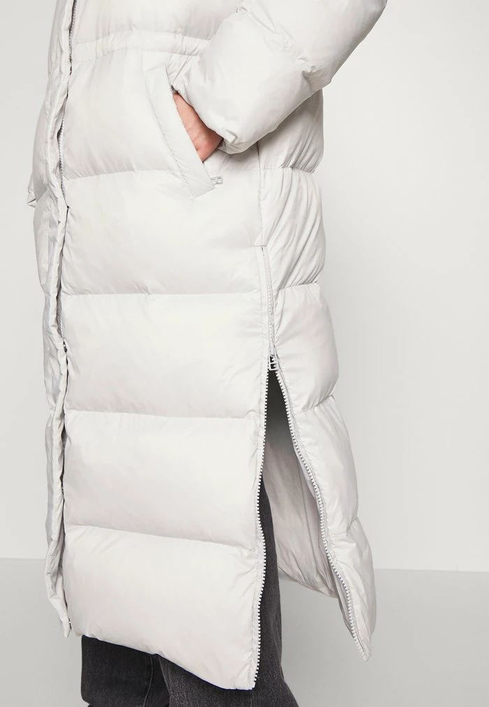 SKOGSHORN - Down coat - light grey Holzweiler SKOGSHORN - Down Coat - Light Grey -Holzweiler shop 81af866b428845e7b9aa6a63e1fbbaf0