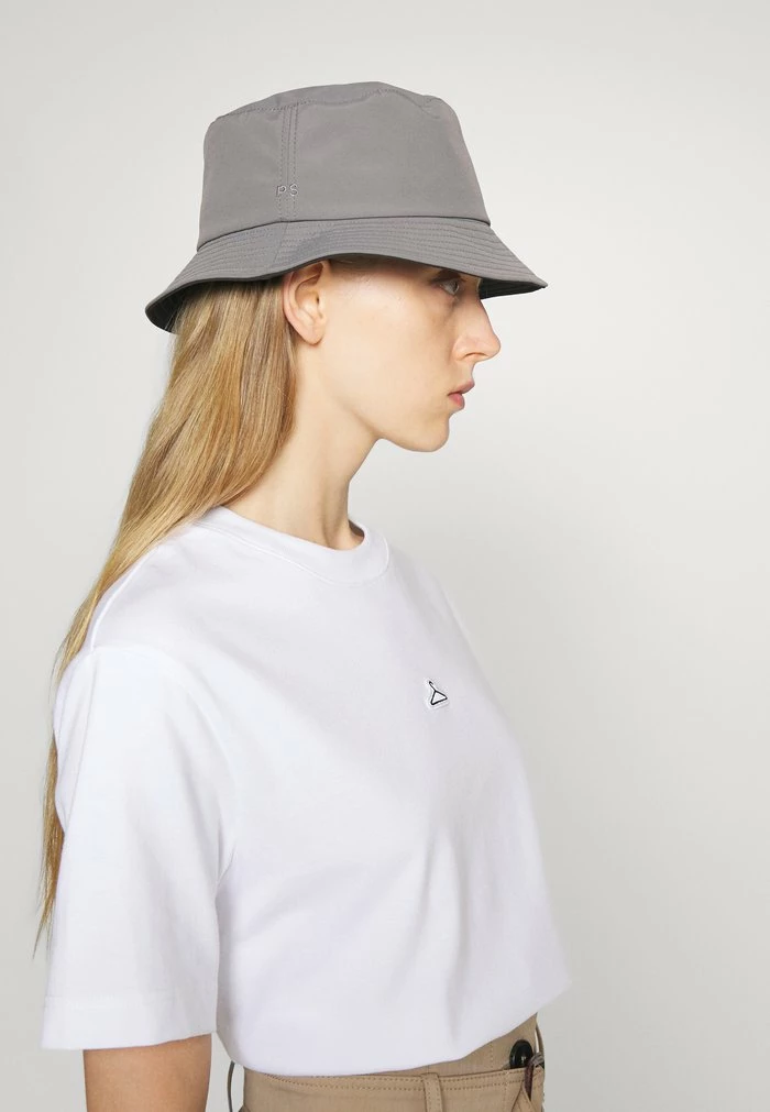 HANGER TEE - Basic T-shirt - white Holzweiler HANGER TEE - Basic T-shirt - White -Holzweiler shop 81b3d16111294b14b189d9a32eef3515