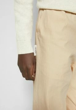 Holzweiler BANKS TROUSER - Trousers - Ecru -Holzweiler shop 82df174590454ddfa2f0433a20d8d414