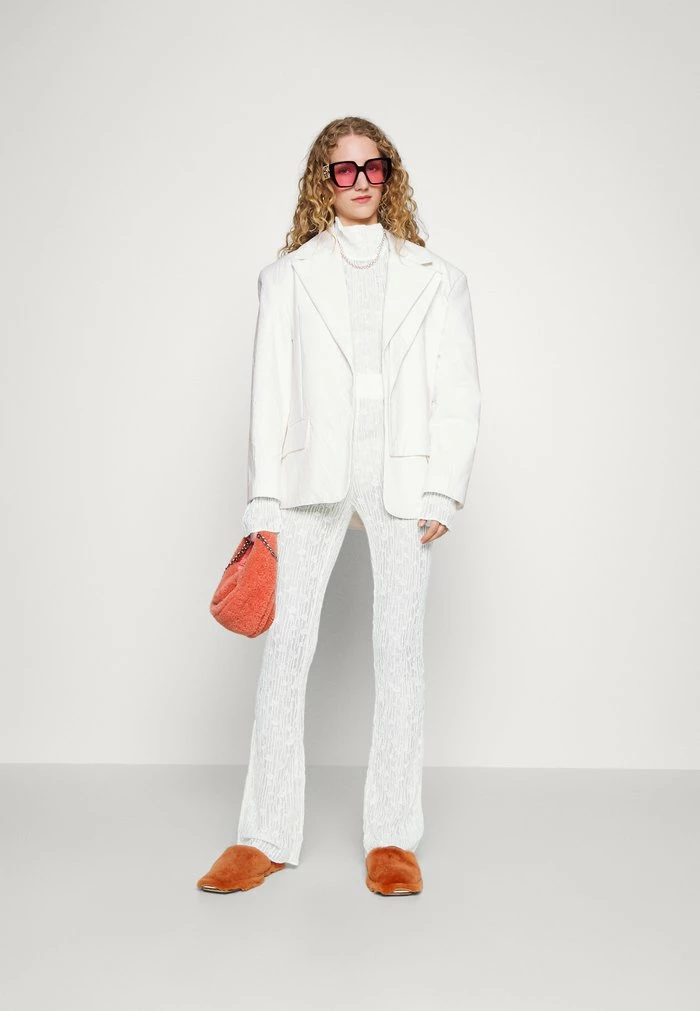 GILLY LACE TROUSERS - Trousers - off white Holzweiler GILLY LACE TROUSERS - Trousers - Off White -Holzweiler shop 831ce16b57634d7eab97052463be1221