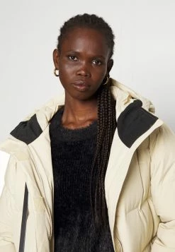 Holzweiler LOEN JACKET - Down Coat - Beige -Holzweiler shop 8838353ed7ee4568a9dd11d7cc07fc16