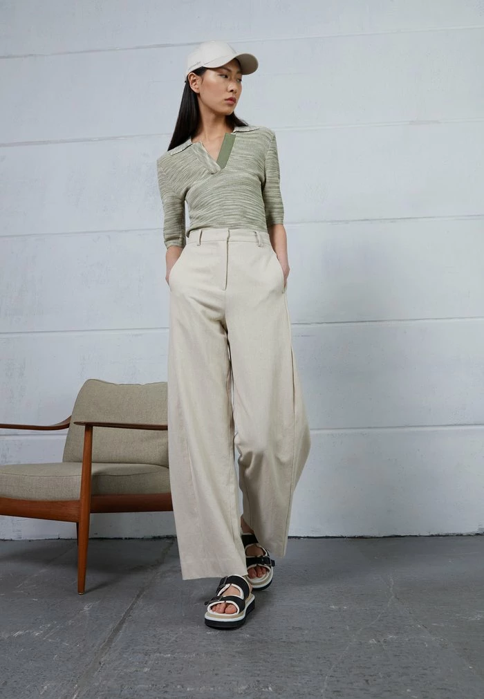 VIDDA TROUSER - Trousers - sand Holzweiler VIDDA TROUSER - Trousers - Sand -Holzweiler shop 8852f50081e544828efd313b0b09a96a