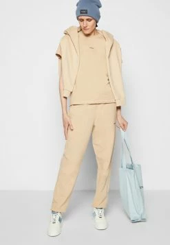 Holzweiler OSLO TROUSER - Tracksuit Bottoms - Beige -Holzweiler shop 90be171fb34e4a349481fe21803c79b9