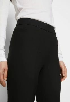 Holzweiler SIRA TROUSER - Trousers - Black -Holzweiler shop 9962cead0ce74bbc80bf5686c2ad0383