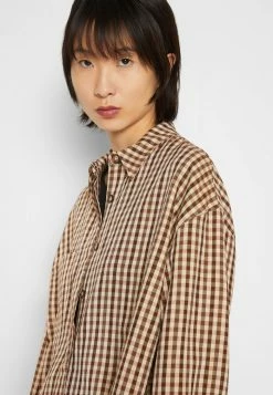 Holzweiler DAIS SHIRT - Button-down Blouse - Brown 7 Holzweiler DAIS SHIRT - Button-down Blouse - Brown -Holzweiler shop 996367eba452429fb3a3e644a5f3e5b8