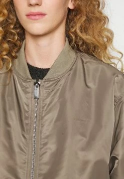Holzweiler JACKET - Bomber Jacket - Khaki 8 Holzweiler JACKET - Bomber Jacket - Khaki -Holzweiler shop a422520b605943988b481984fd63d1d5