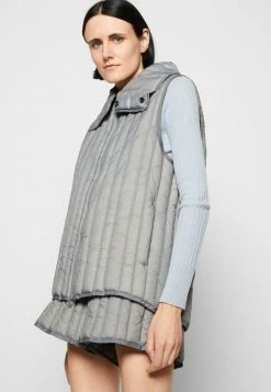 Holzweiler TRANSITION VEST - Waistcoat - Blue Grey 7 Holzweiler TRANSITION VEST - Waistcoat - Blue Grey -Holzweiler shop a566aceca1fb4c17a46d9cdff116e149