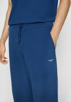 Holzweiler OSLO TROUSER - Tracksuit Bottoms - Navy 8 Holzweiler OSLO TROUSER - Tracksuit Bottoms - Navy -Holzweiler shop a671adf261d2435ab02d1f61ff699fdd