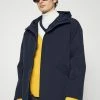 Holzweiler RENA SHELL COAT - Waterproof Jacket - Navy 2 Holzweiler RENA SHELL COAT - Waterproof Jacket - Navy -Holzweiler shop a7507dfbf0184a91a79cf3f3fb986332