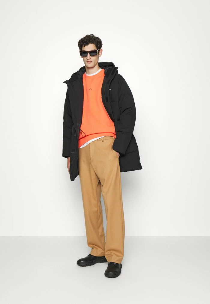 HANGER CREW UNISEX - Sweatshirt - coral Holzweiler HANGER CREW UNISEX - Sweatshirt - Coral -Holzweiler shop a80990597b0a40409bc9e4b654d41b8c